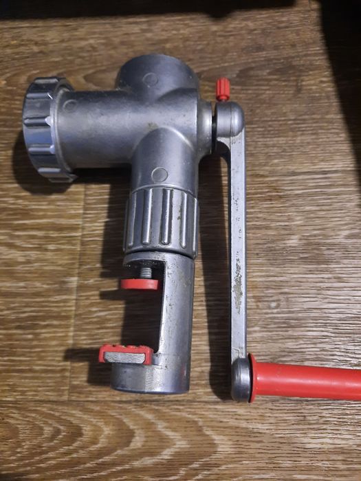 Ручная мясорубка