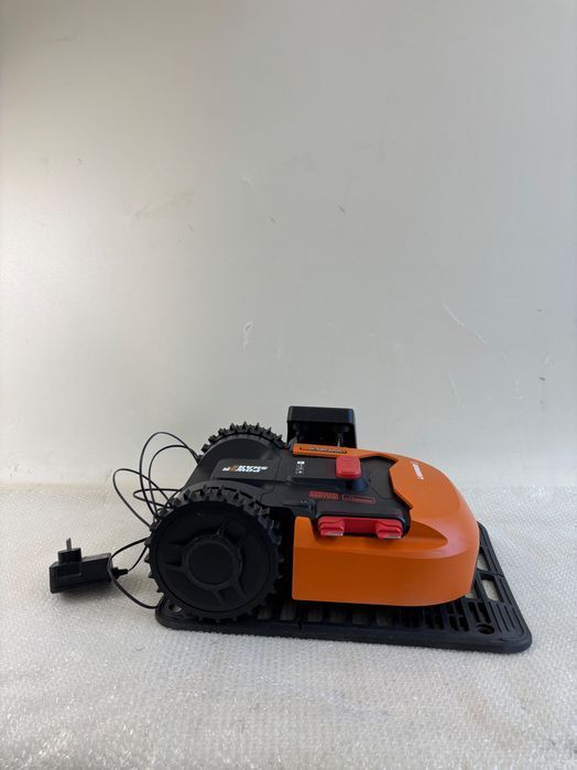 Robot de tuns iarba WORX Landroid S WR130E pentru grădini mici