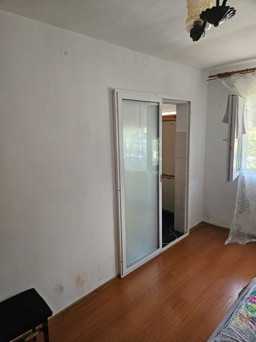 Inchiriez garsoniera