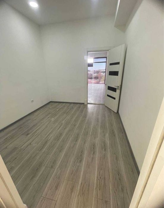 Аренда под офис 42,44,79м2 ул. Сергели Недалеко Узгариш 10$1м2 1 линия