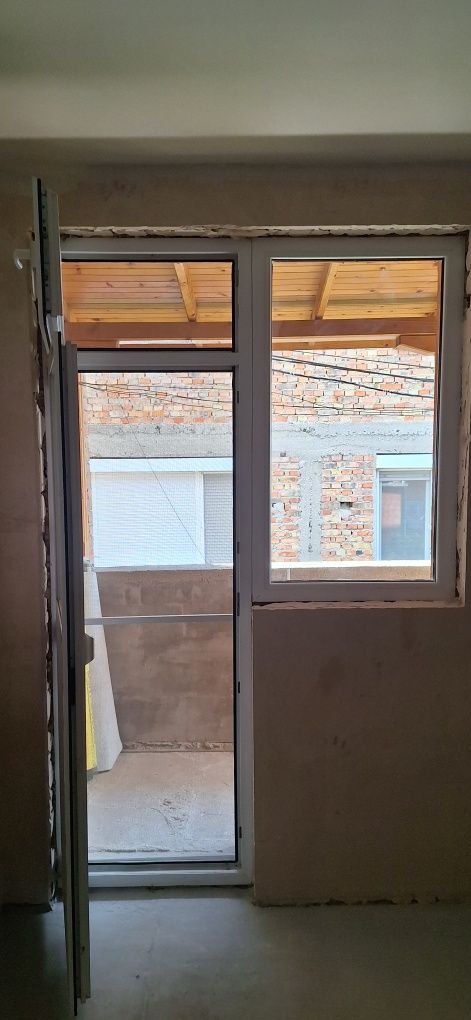 PVC вратопрозорец