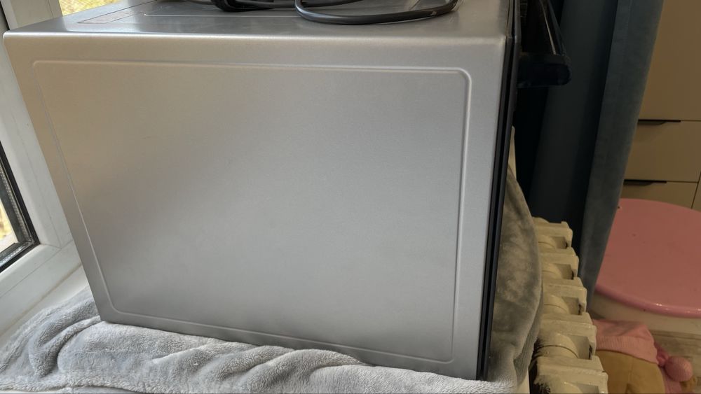 Духовка в отличном (идеальном состоянии)