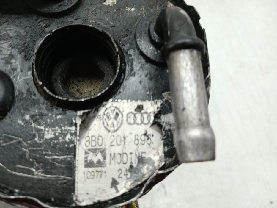 Carcasa filtru motorina 3b0201896 1.9 tdi AJM Volkswagen VW Passat B5