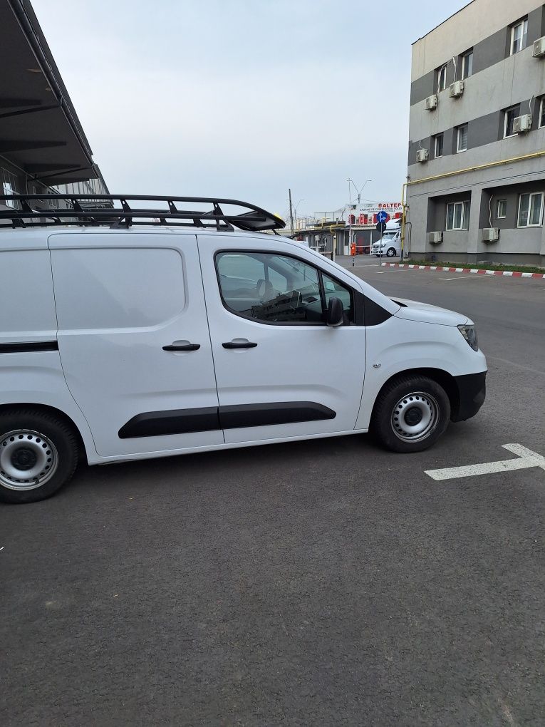 Vând autoutilitară Opel Combo