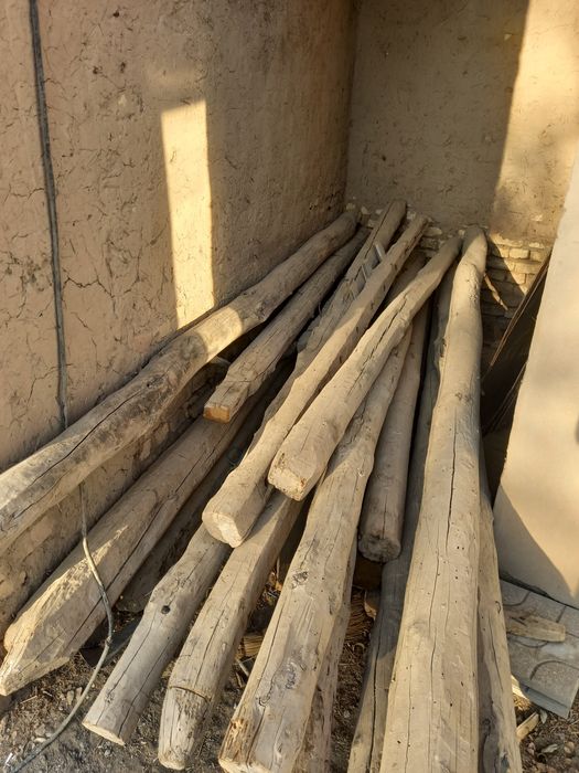 Har xil razmerdagi taxta va bolor va yoqish uchun o'tin hammasi 3 mln