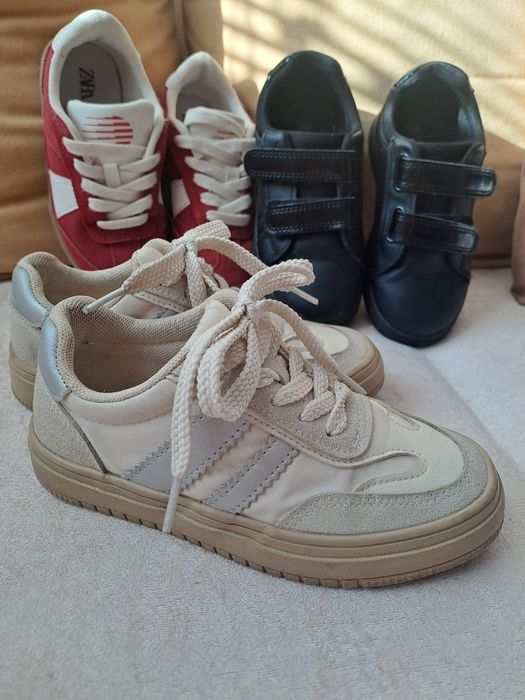 Лот детски кецове за момиче.