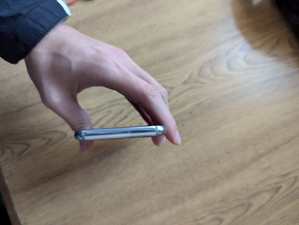 Samsung Galaxy S8 sotiladi srochna