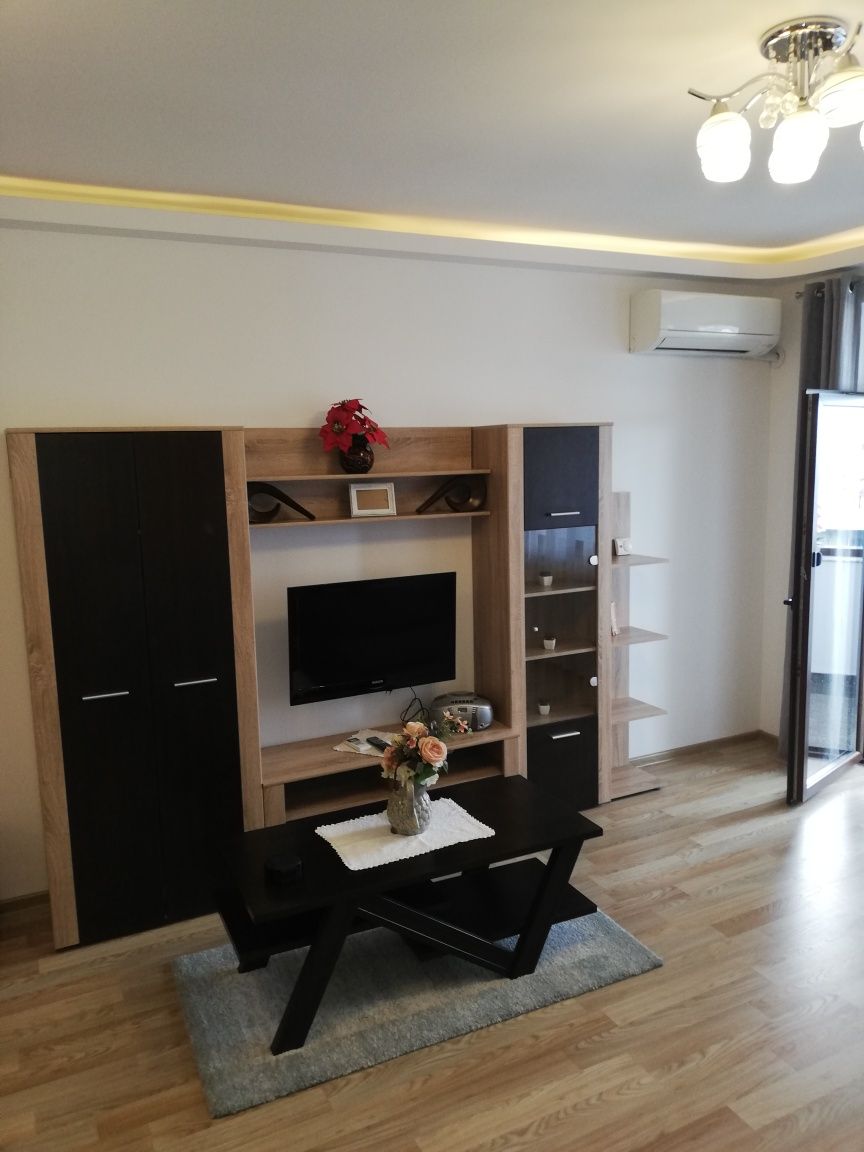 Cazare Brașov/închiriez apartament lux cu 2 camer