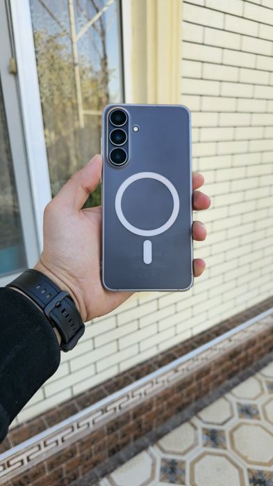 Srochno Samsung S25 Fe 8/128g 2sim sotiladi