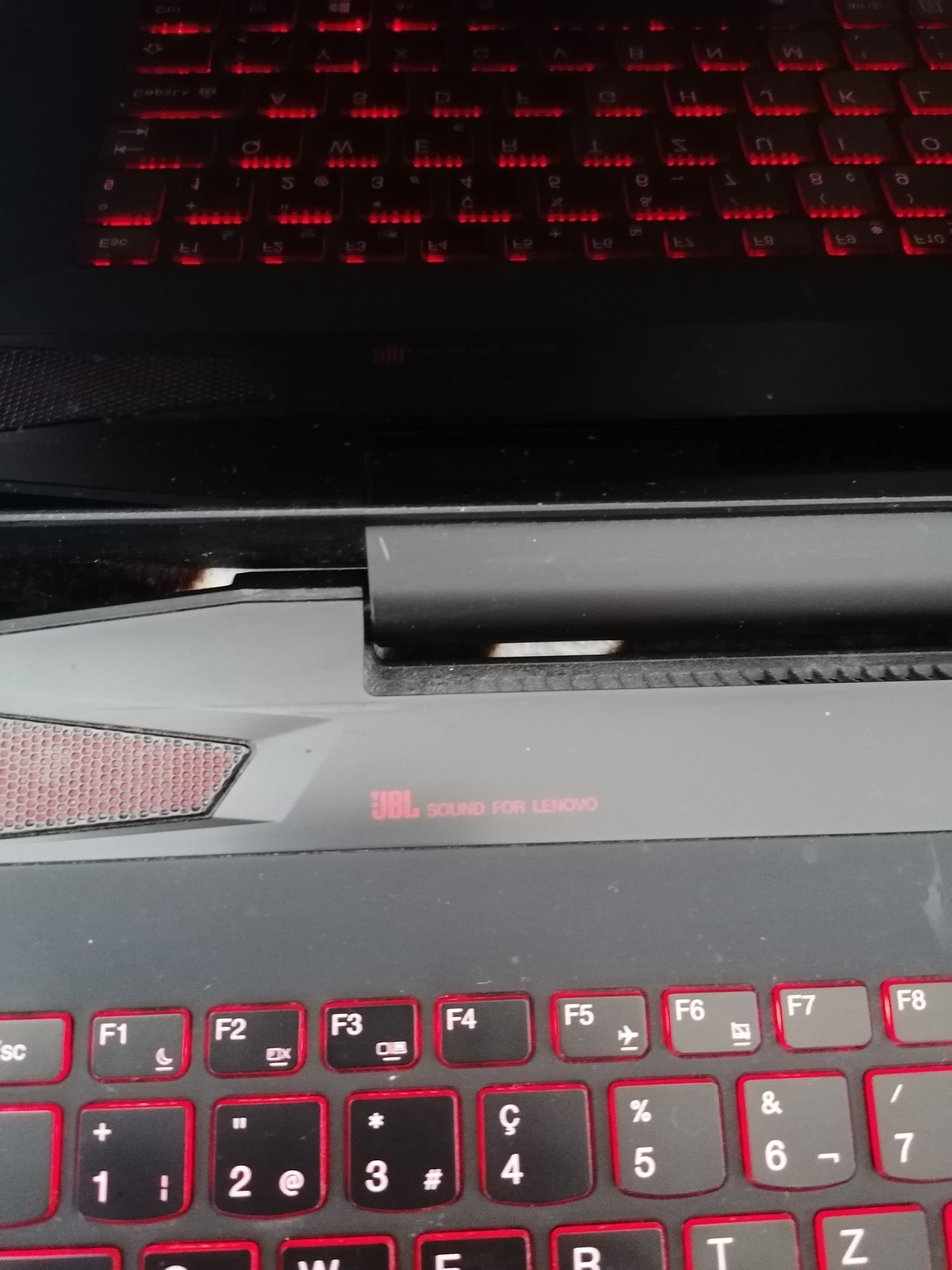 Salut vând laptop lenovo Y700 gaming