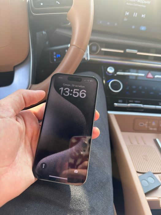 Айфон 15 про ,,,