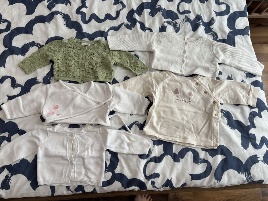 Loturi pulovere, geci, caciulite, sosete, papuci fetite 0-3l