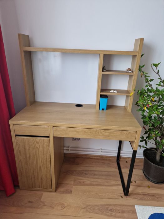 Birou Ikea aproape nou