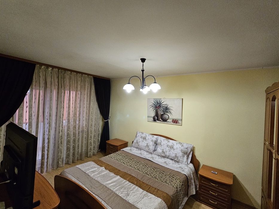 Inchiriez apartament