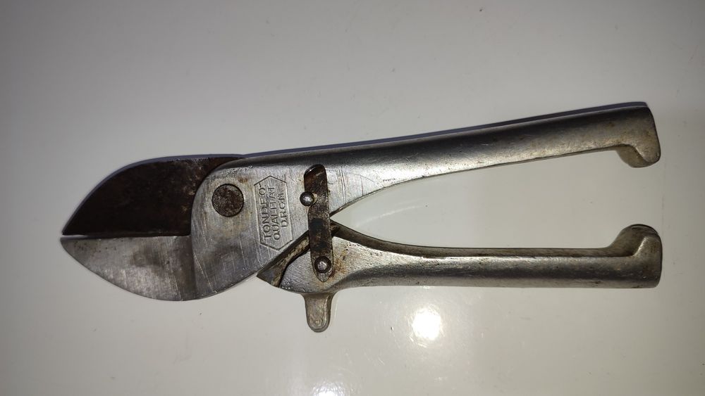 Cleste gură de lup marcat DRGM