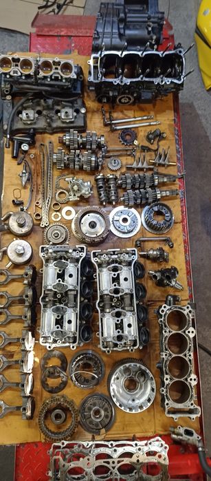 Vând piese de motor Honda cbr 1000rr sc59