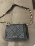 Оригинална чанта на Guess