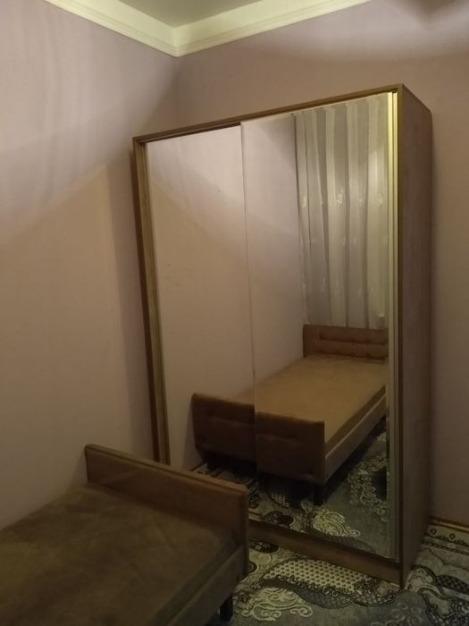 Срочно продам 4 х комнатную квартиру  Юнусабад 19