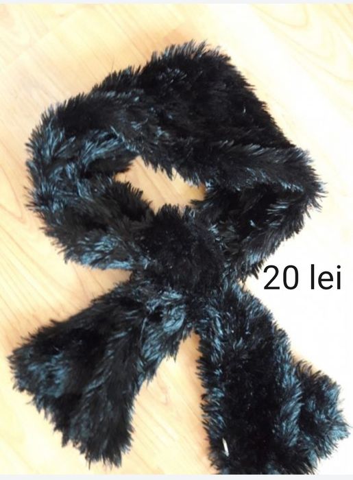 Eșarfă pufoasă nouă