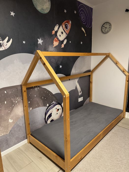 Vand pat tip casuta montessori cu saltea 90x200