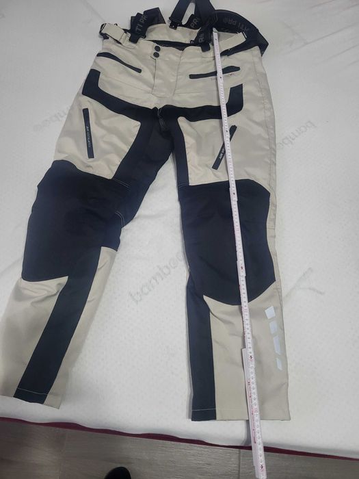 Costum moto aproape nou