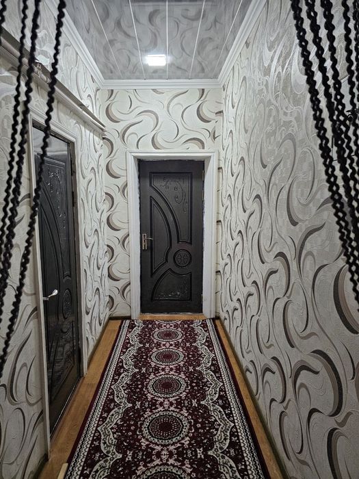 Kvartira sotiladi 4 xona 2 etajli domi 2 etaji