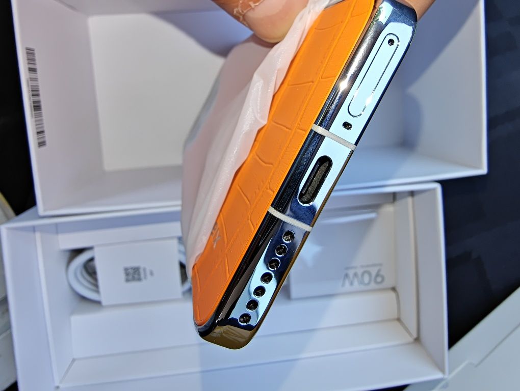 Чисто нов Xiaomi 15 Diamond Limited Edition 16Ram /1T BGГлобална верси