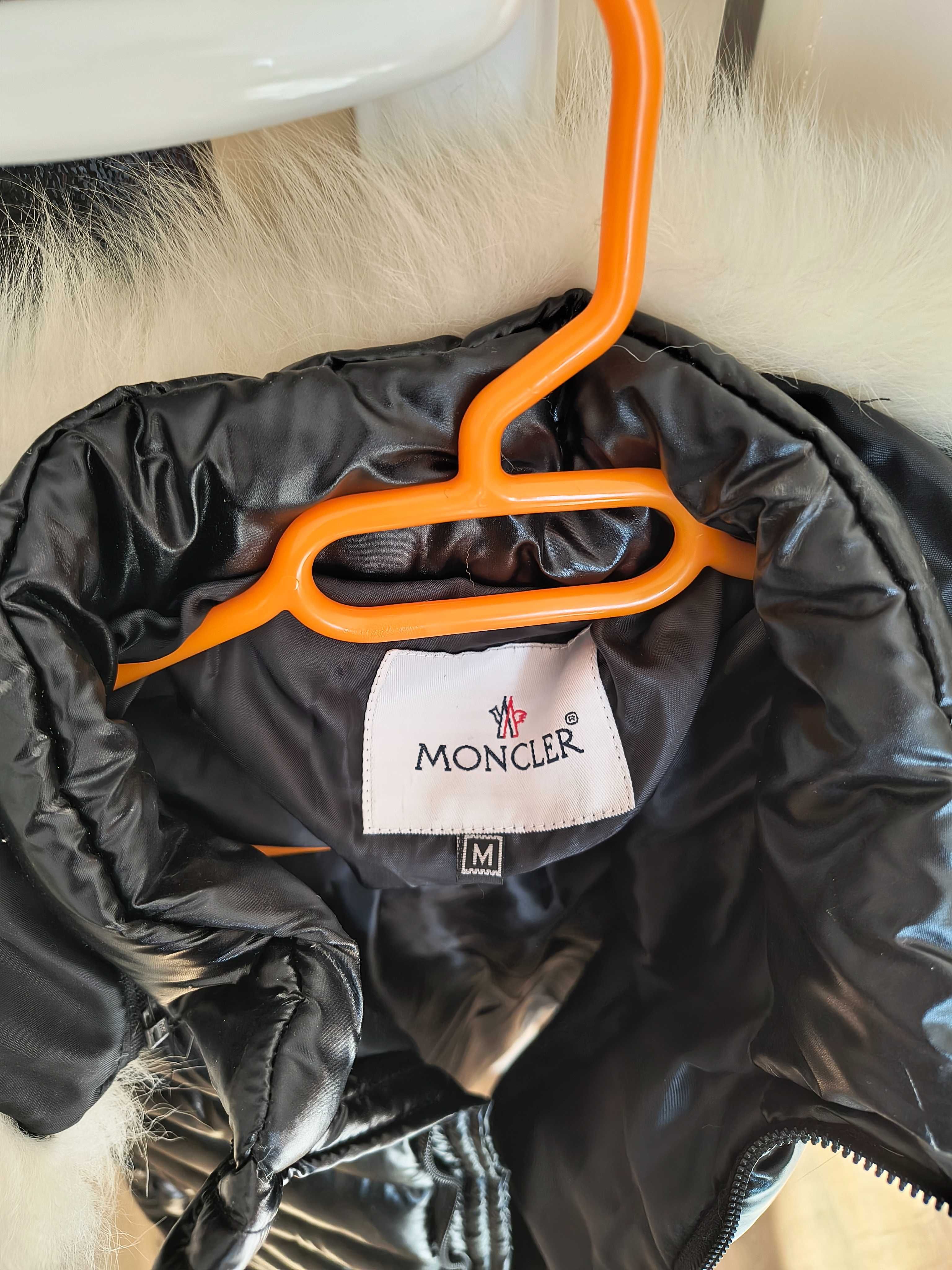 Зимно яке Moncler със силиконов пух