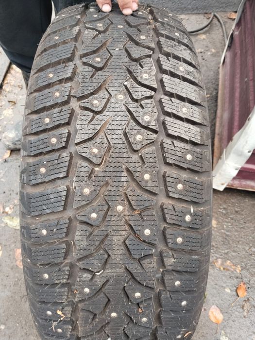 Продам шины  зимние размер 235:55:19