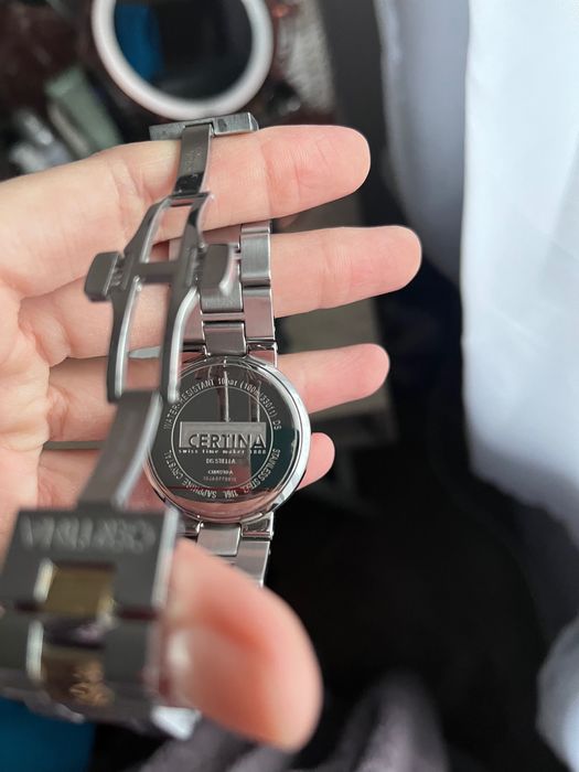Часовник Certina с диаманти