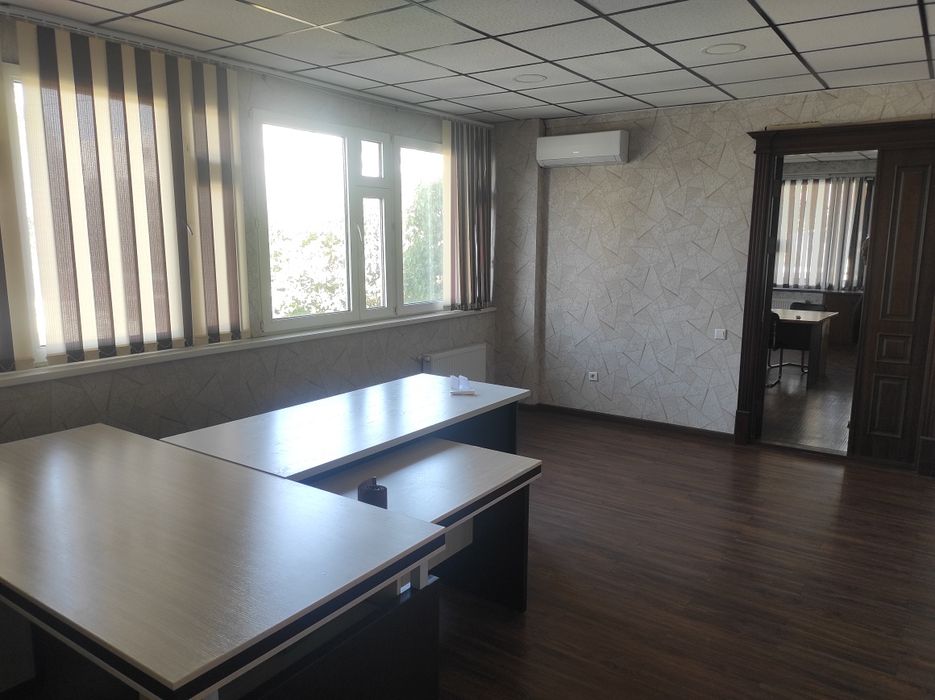 Ofis ijaraga beriladi. Xalqlar do'stligi meto bekati 120m2