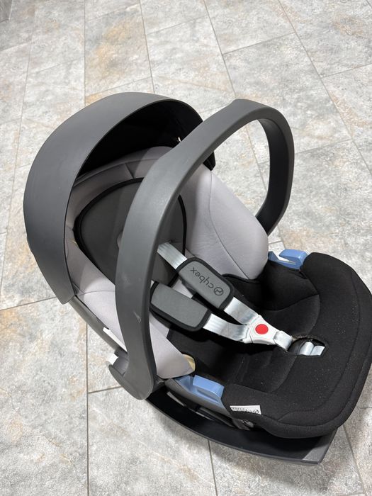 Scoica Cybex si suport ISOFIX Auto