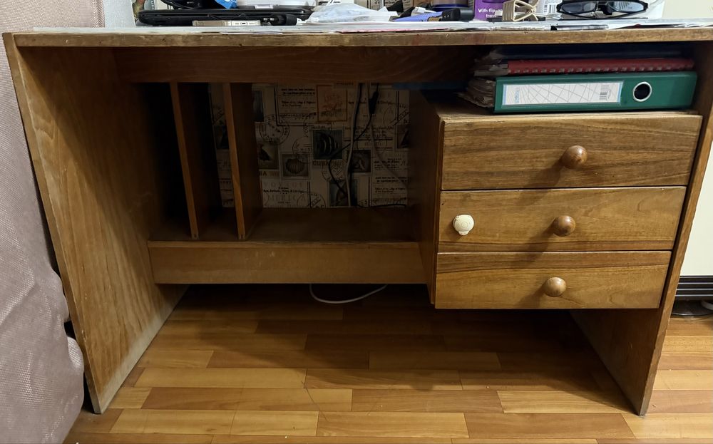 Письменный стол бесплатно