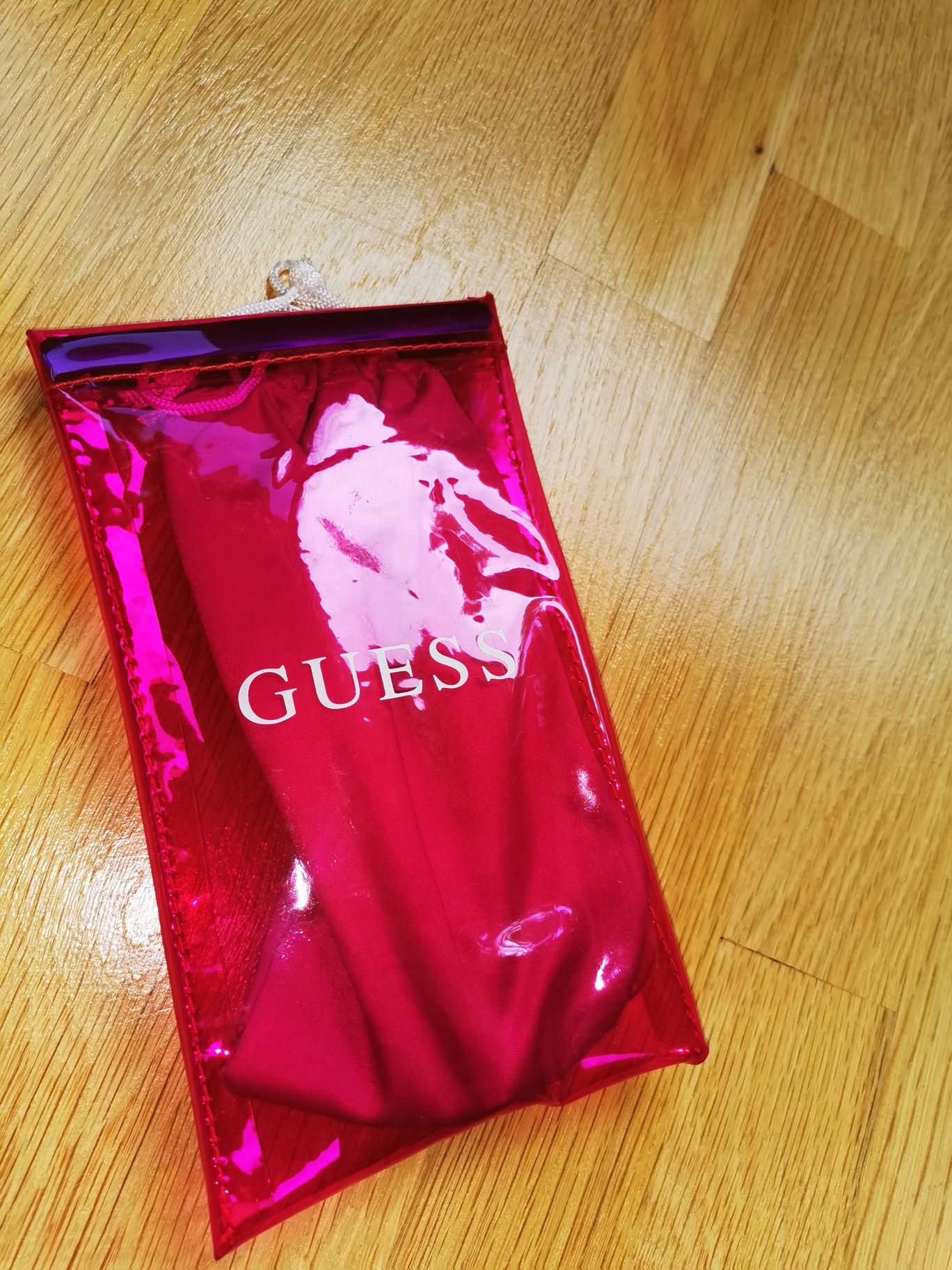 Слънчеви очила Guess