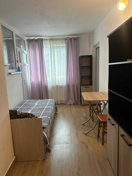 Închiriez garsonieră mobilată și utilată – Bulevardul Bălcescu