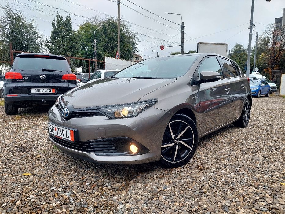 Toyota Auris Team D 1.8 Business - Hibrid - Automatic - 99 hp - euro 6