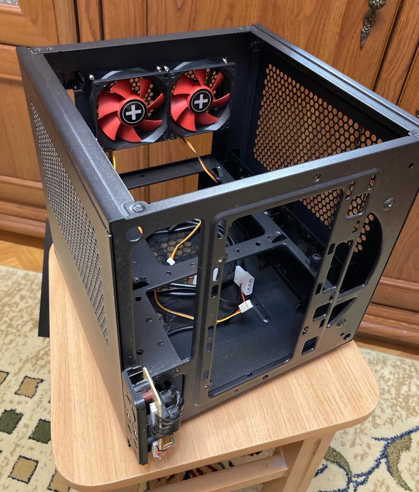 Корпус Thermaltake Core V1