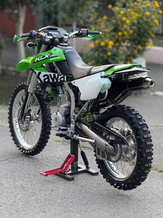 Vând Kawasaki KLX 250S 2016 Enduro/Impecabil/Acte/Pornire buton