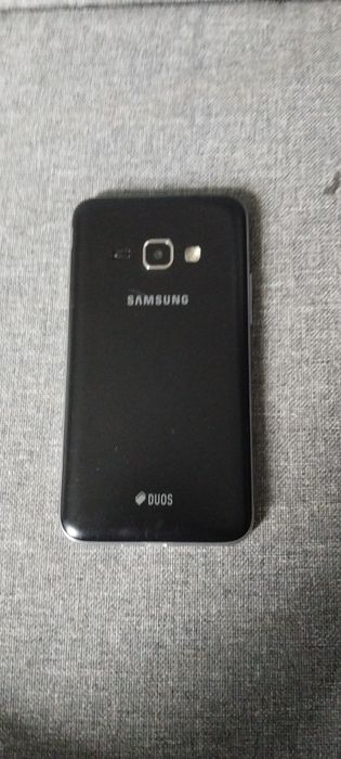 Samsung j1 в хорошем состоянии
