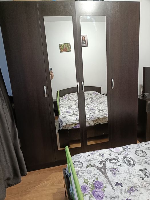 Vand mobilă dormitor