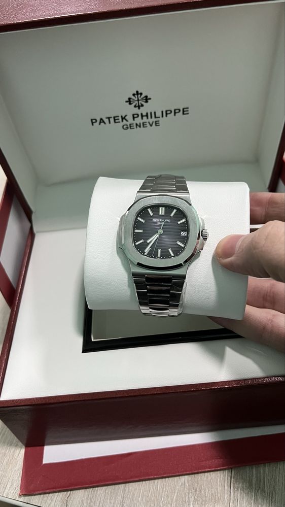 Patek Philippe Nautilius 5711/1A Blue Dial Stainless Steel (1:1)