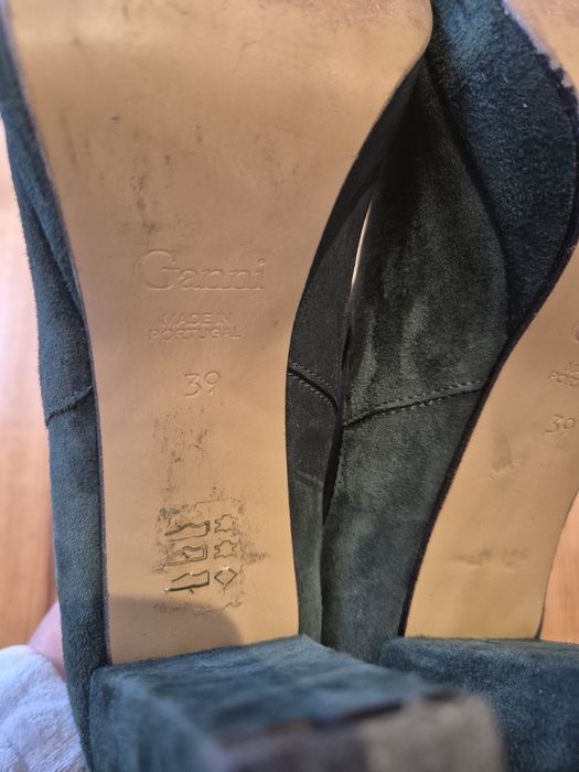 Botine din piele intoarsa Ganni