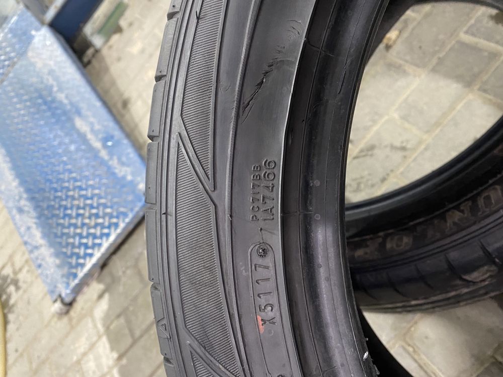 Dunlop 295/40/21 летний 4 штук