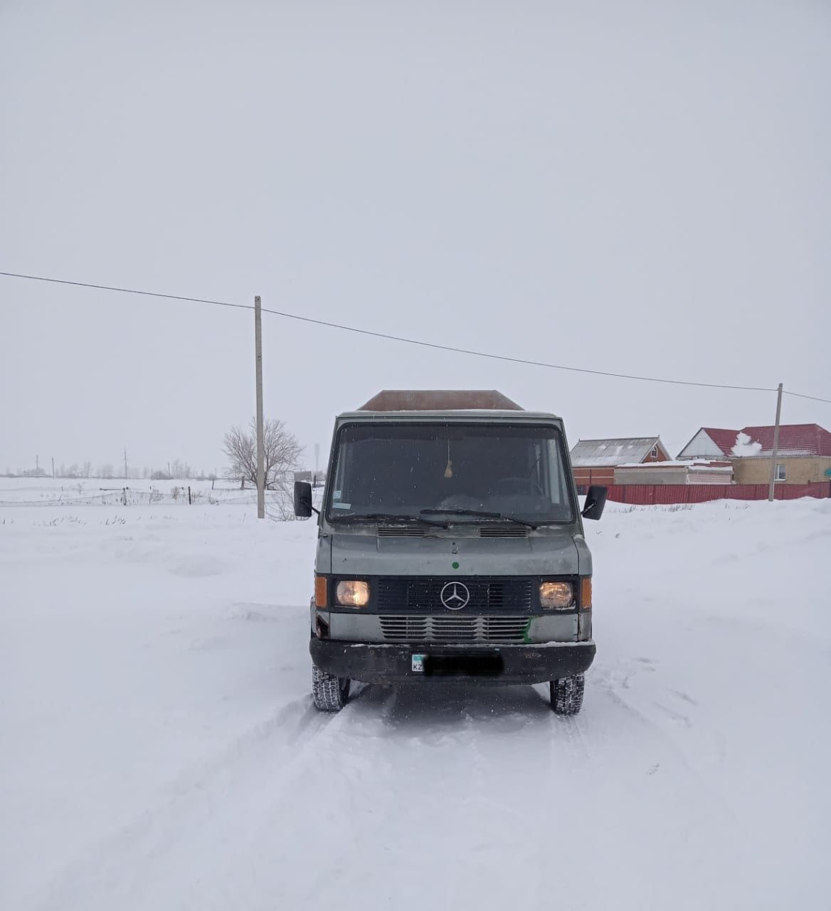 Продам Мерседес Даймлер бенц 307 D или Т 1 1989 г. В. Сапог