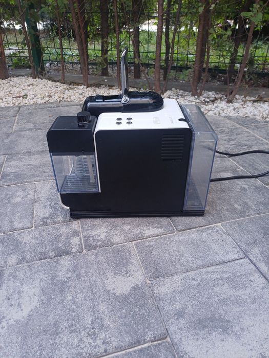 Aparat cafea nespresso Latissima