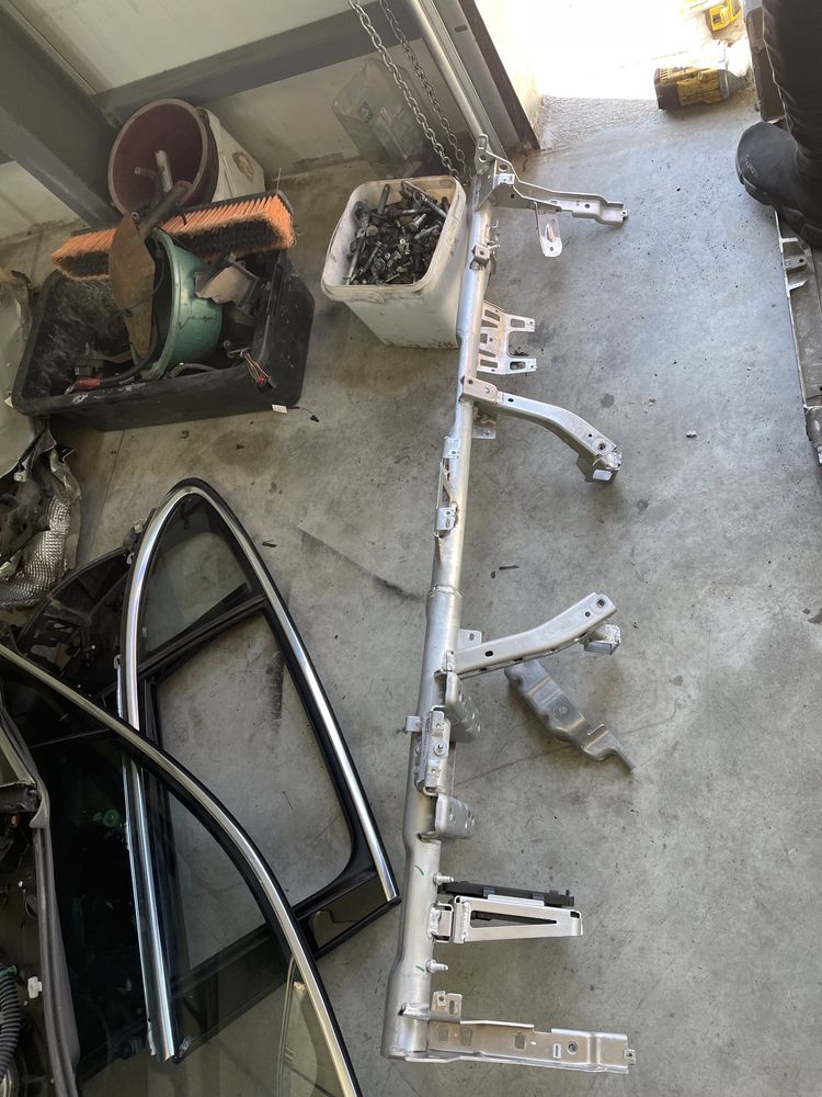 Traversa bord / cadru Porsche Panamera volan stanga Europa