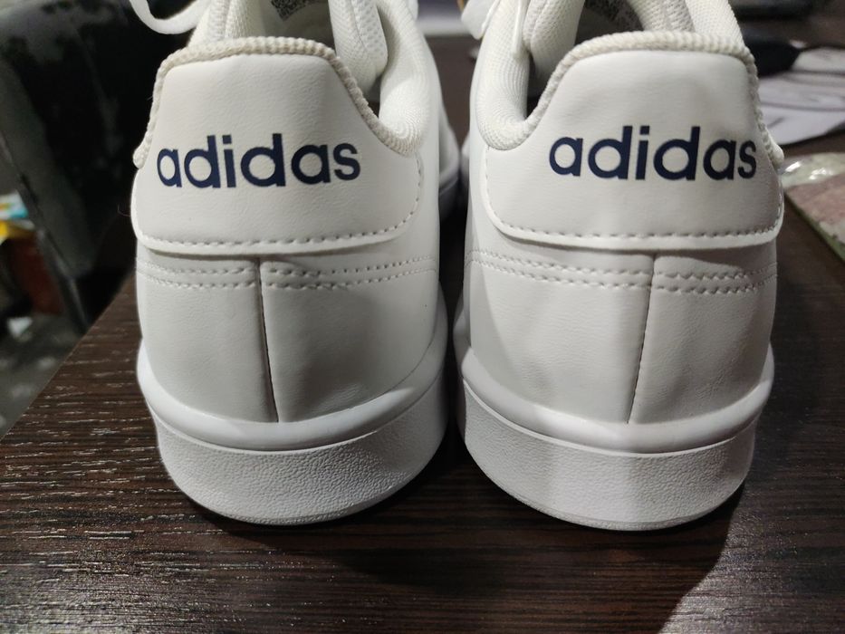 Adidas кроссовки оригинал. Размер 40