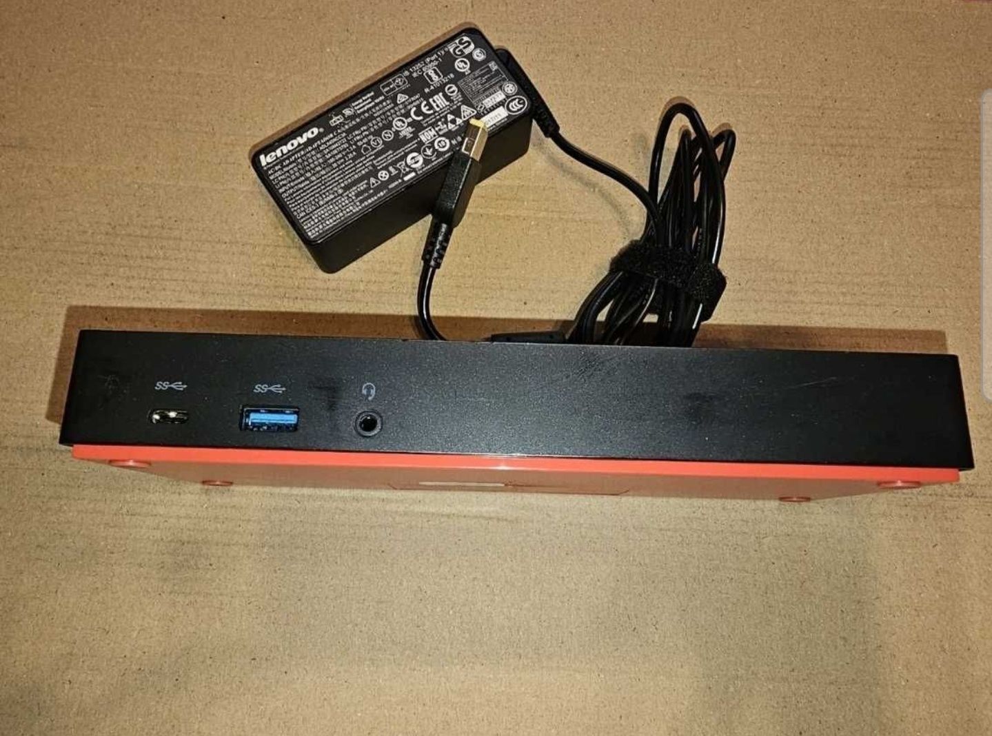 Lenovo Thinkpad  Hybrid USB C DUD9011D1 cu incarcator.