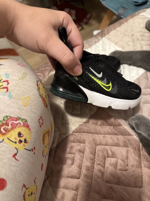 Vand adidadsi baieti si pantofiori fata