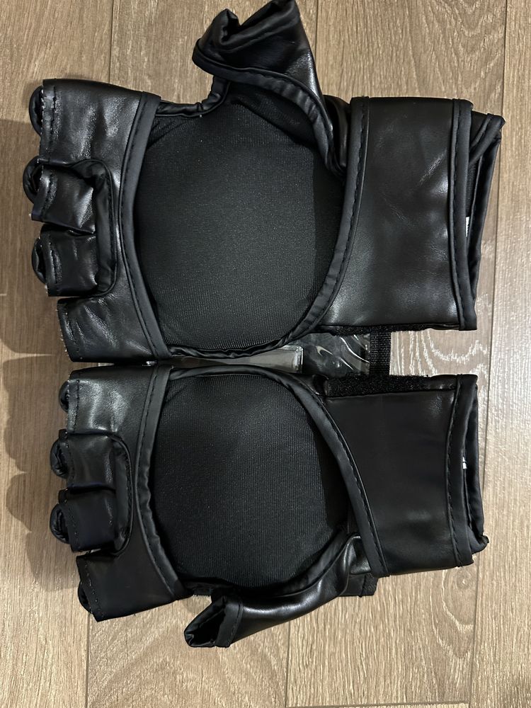 Ръкавици за кикбокс Everlast